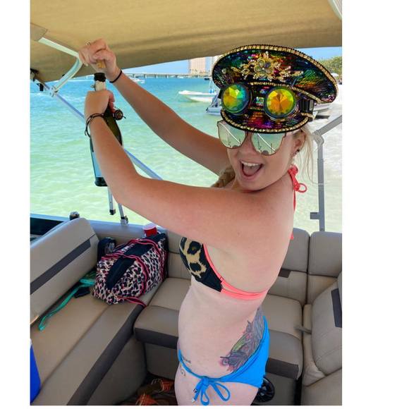 Meet your Posher, Julie - Picture 1 of 1